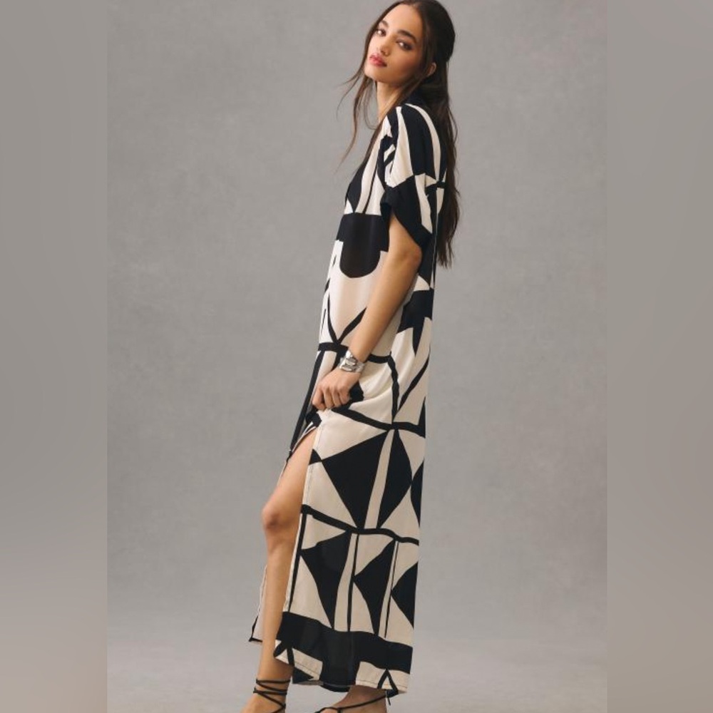 Anthropologie Bel Kazan Poppy Kaftan very versatile size and has pockets.